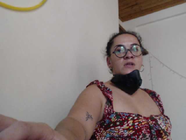 广播屏幕截图 EmmaCharlotte