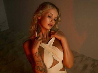 色情视频聊天 Eroticann