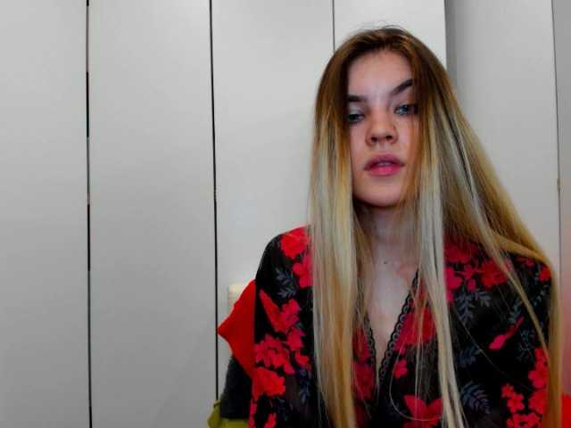 相片 evalovia69 Hello Guys welcome to my room, #cum see how a good show look like with a #fit #horny # latina girl