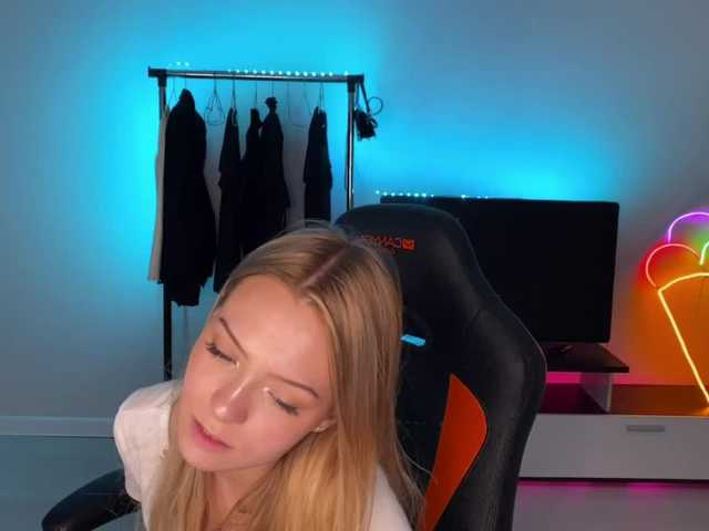 广播屏幕截图 ElizabethEvan