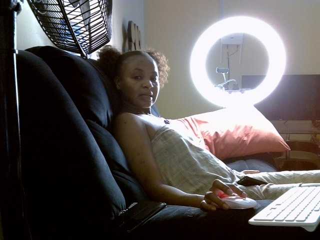 广播屏幕截图 Faizzah-1