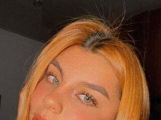 色情视频聊天 fenix-tay