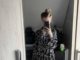 色情视频聊天 fiksikBoom