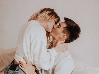 色情视频聊天 FlowerNBlade