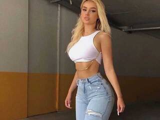 色情视频聊天 Fronezart