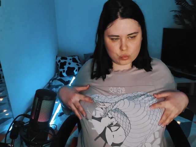 相片 GirlPower1 take off my t-shirt^^love vibe 25