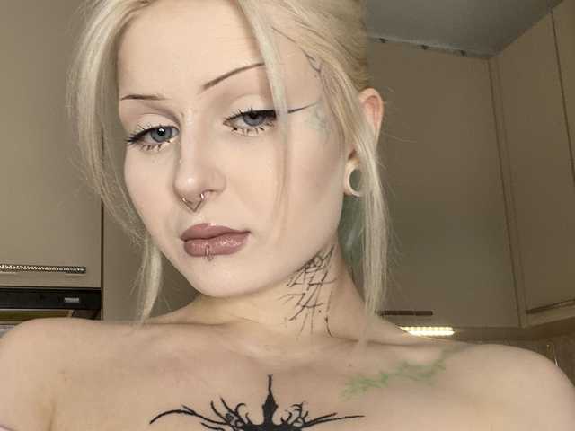 个人资料的照片 goth-bimbo
