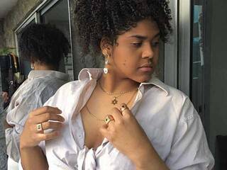 色情视频聊天 HalleThomson