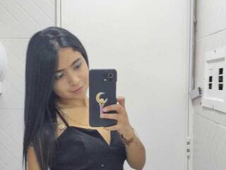 色情视频聊天 HelenaCyrus