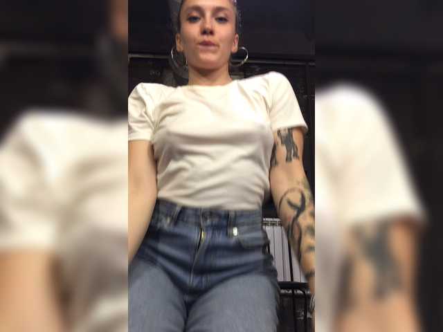 广播屏幕截图 HHellYeah