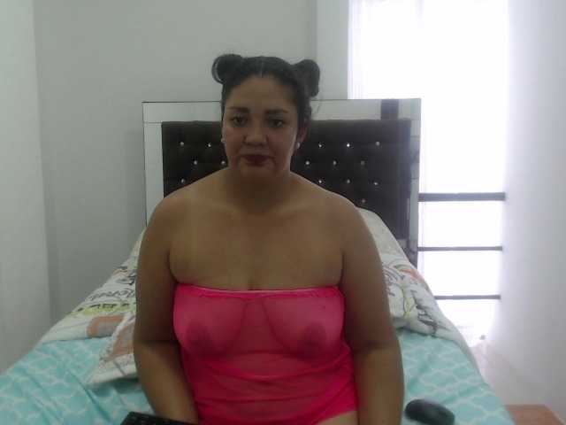 相片 Honey-Girl-km Hey guys ask me for my hot pictures at goal i play with my wet pussy #latin #dildo #bigtits #deliciuspussy