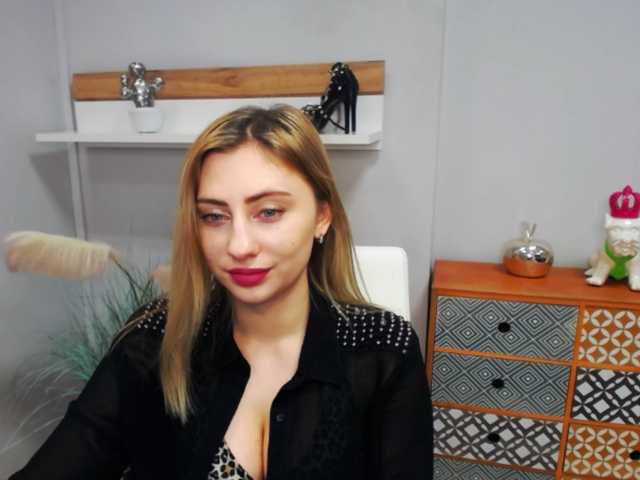 广播屏幕截图 hottieLAURA