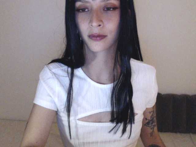 相片 im2highclub lets play!! i want to cum for u #tattoo #latina #skinny #dance #lovense