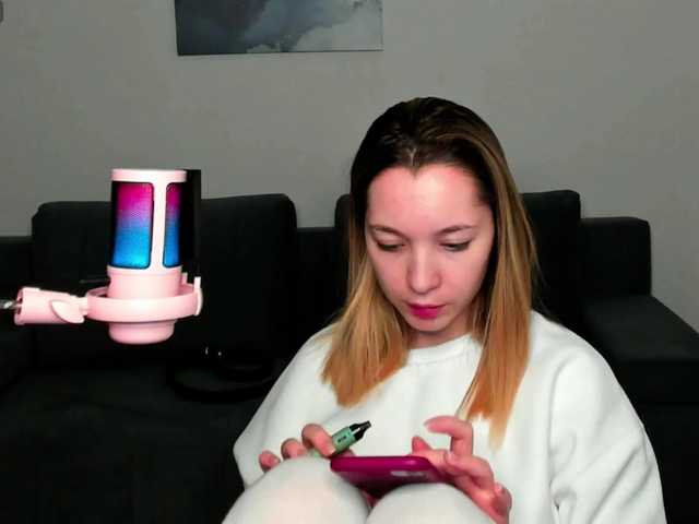 相片 JennySims Help me promote my account and bring it to the top❤️ The toy runs on 2TK, favorite vibrations are 25 and 100TKI'll do it in private, whatever you want sweetGOAL: show with oil all over the body to sexy music