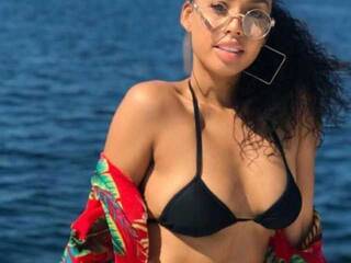 色情视频聊天 Jolieculmetisse