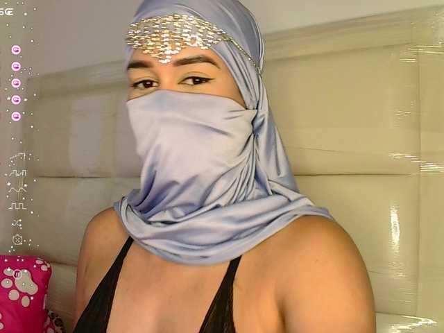 相片 kaalinda1 New Arab girl in this environment, shy but wanting to know everything that is related