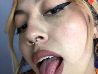 色情视频聊天 Kaia-tay