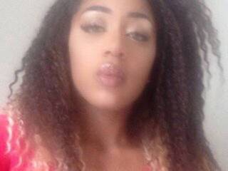 色情视频聊天 KaraJewel