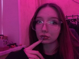 色情视频聊天 KarolineZarro