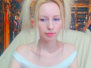 相片 KassiaDinn lovens on!!!! 100 titts; 200 naked; add friend 50; play with toy and in roleply in pvt!!!