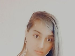 色情视频聊天 katie-adamss