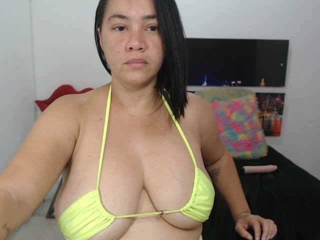 相片 kattyCurtys BEST BOOBS ONLINE!- BOOBJOB at 300 tips- RIDE at Goal // SHARE CAM IS ON!- PVT IS ON!