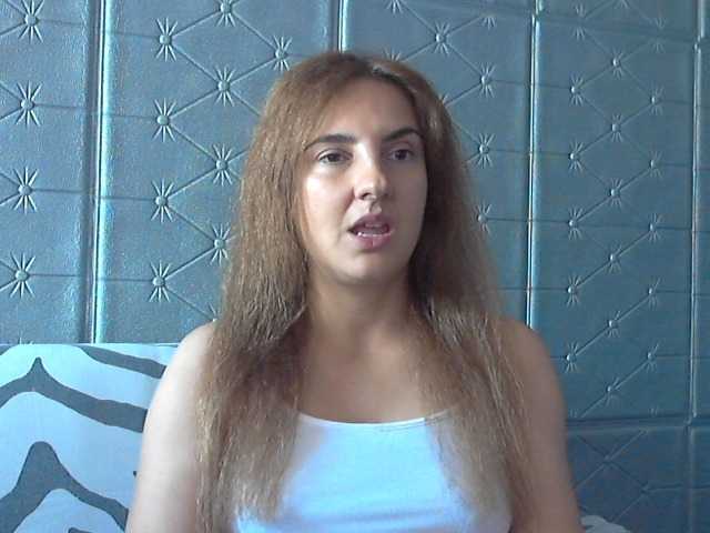 广播屏幕截图 KATYDIAZ