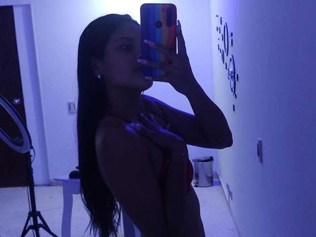 个人资料的照片 kinkynicolee