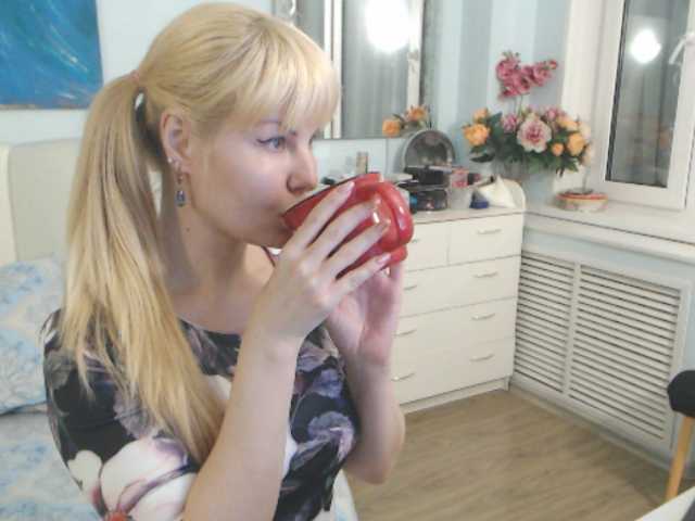 广播屏幕截图 GLAMSQUIRT