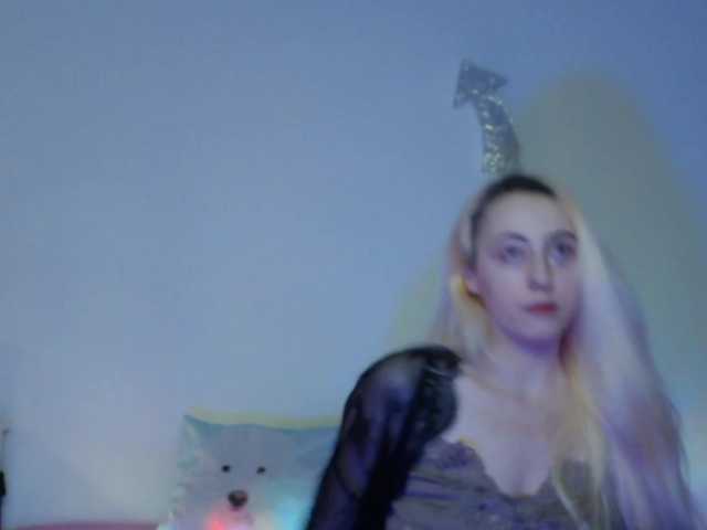 相片 Kittyisabelle Having fun with your Quinn! #euphoria #paypig #findom #humanatm #teamviewer #cashcow #sissy