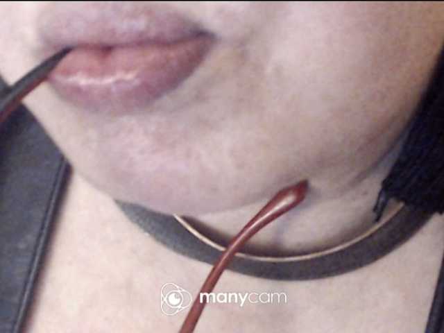 相片 kleopaty I send you sweet loving kisses. Want to relax togeher?I like many things in PVT AND GROUP! maybe spy... :girl_kiss