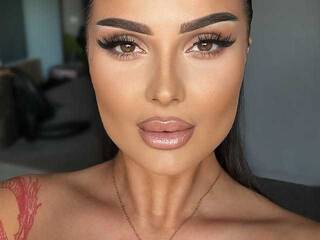 色情视频聊天 KylieSpicey