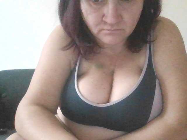 相片 LaraXXX33 Hello Today my bigg boobs are just 10 tok if u want see more I have menu try it!!