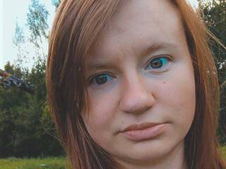 色情视频聊天 Leenakene