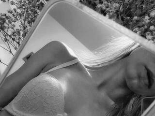 色情视频聊天 LeksiAngel