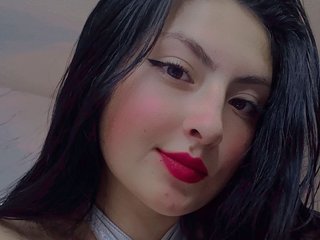 色情视频聊天 liiah-tay