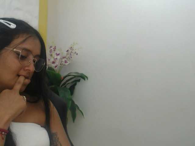 相片 lind- NO TOYS SHOW IN FREE♥,HOT LATINA♥ HUNGRY FOR YOUR LOVE♥ LET ME BE YOUR QUEEN♥ LUSH ALWAYS ON ♥ #latina #new #lovense #teen #18 #pussy