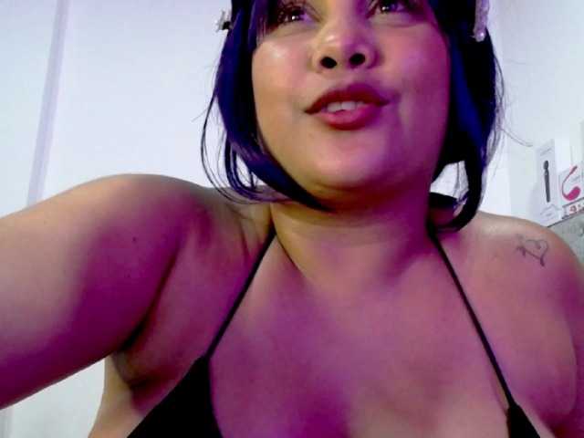 相片 lipsy-cute Explode my pussy with my lush #latina #curvy #bigass #cum #domi