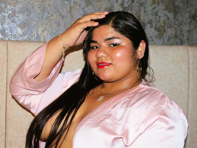 个人资料的照片 lissa-curvyx