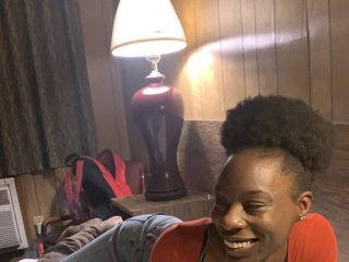 色情视频聊天 littyleesh1