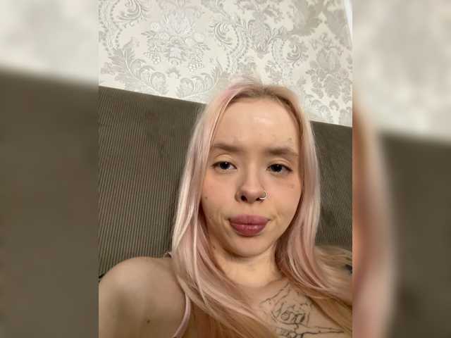 广播屏幕截图 LolaBunnya