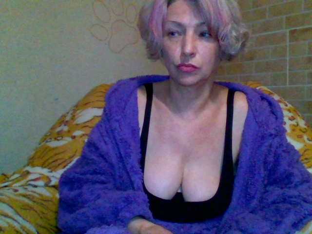 广播屏幕截图 Lorie-Carrie