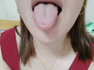 色情视频聊天 Rynna