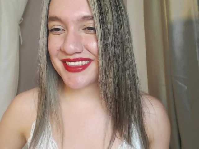 相片 Luciadallas Red lips, flames and pleasure, i'll be yours, be a gentleman, play with my toys, make vibrate my pussysquirt special show!! @Anal,#teen 22 years old #naughty #with every goal, tease!