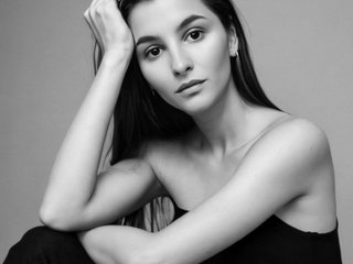 色情视频聊天 Lunaai