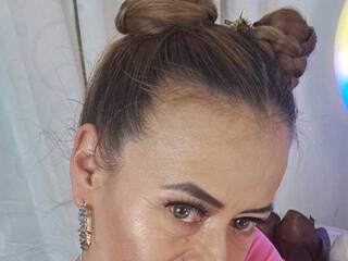 色情视频聊天 MAGHENTA