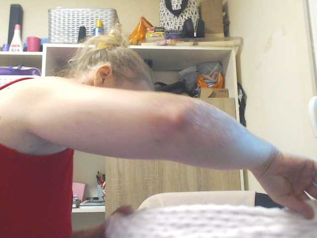 广播屏幕截图 lorenarubia