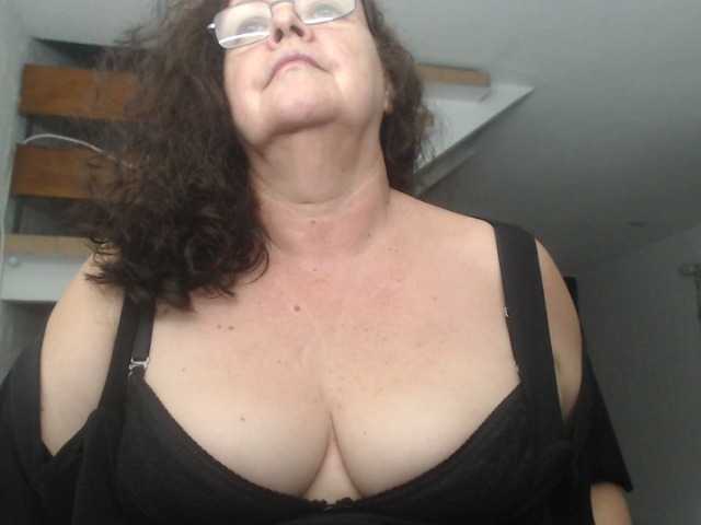 相片 maturekarime Mature woman hairy and bbw,: tits 30, pussy 35, ass 25, all naked 100, masturbate and cum 120