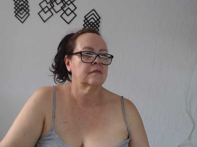 相片 maturekarime Mature woman hairy and bbw,: tits 30, pussy 35, ass 25, all naked 100, masturbate and cum 120