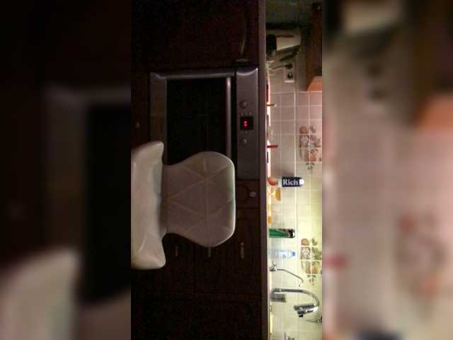 广播屏幕截图 Max---Nika